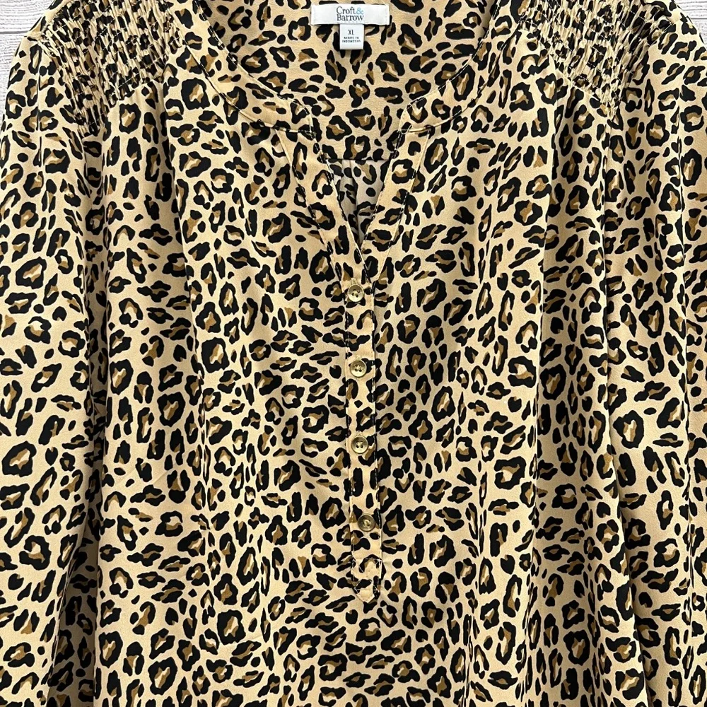 Leopard  Print Top - Picture 3 of 9